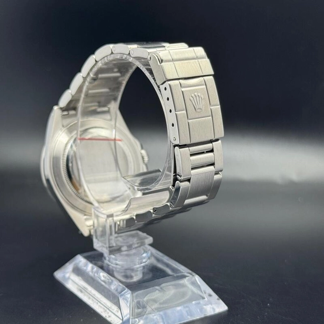 Explorer II -0474 Explorer II -0474