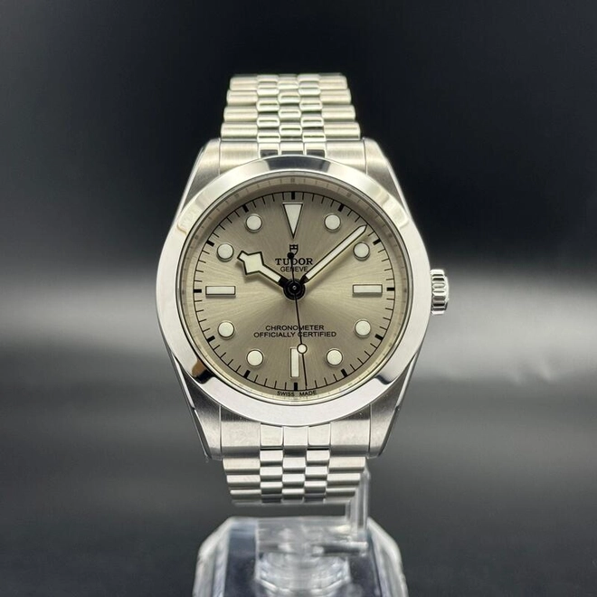 Black Bay One 39 -0576 Black Bay One 39 -0576