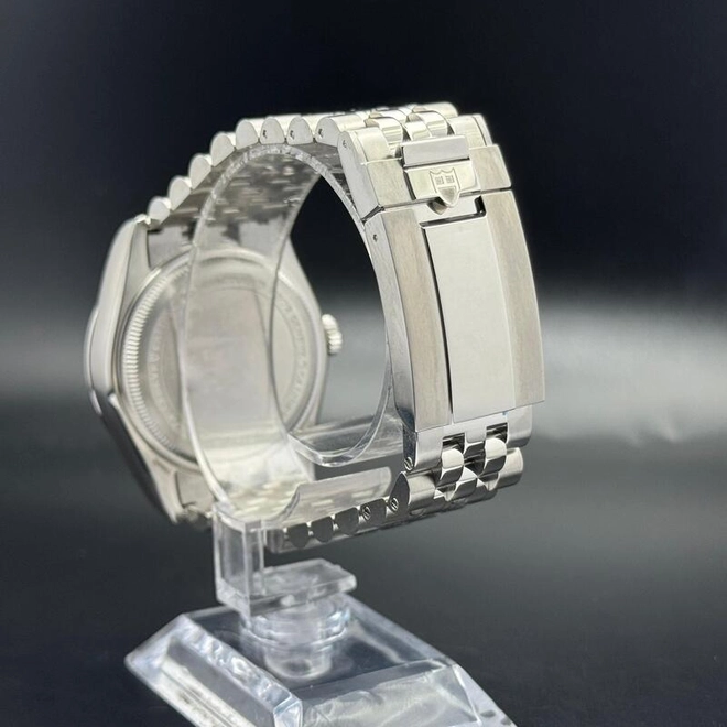 Black Bay One 39 -0576 Black Bay One 39 -0576