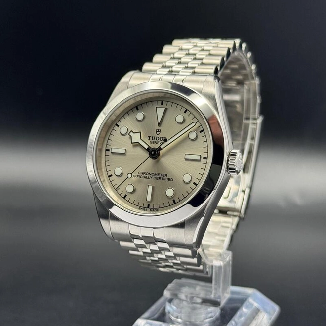 Black Bay One 39 -0576 Black Bay One 39 -0576